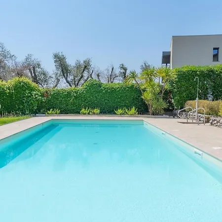 Salt Water Pool شقة